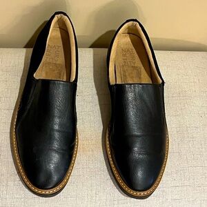 Naturalizer  Black Leather Loafers, size 9.5